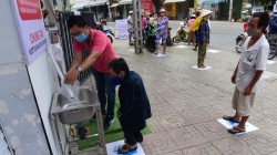 Câu chuyện cảm động mùa Covid-19: 'ATM gạo' xuất hiện tại quận Tân Phú, TP.HCM tuôn trào yêu thương, giúp người lao động nghèo vượt qua khó khăn
