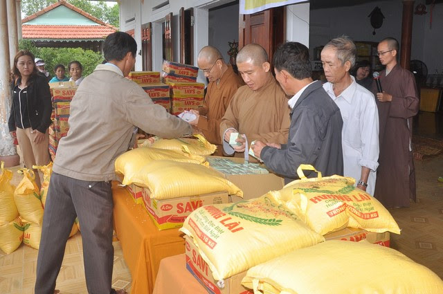 Chuyen cung cap gao tu thien tai chua trung tam